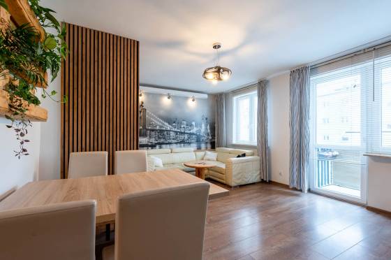 Mieszkanie trzypokojowe na Kmieciach