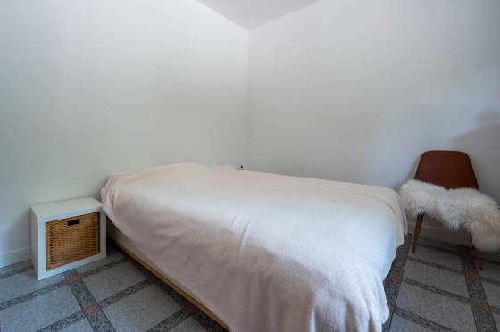 Dom z basenem i kortem tenisowym