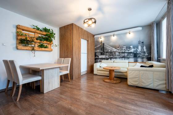 Mieszkanie trzypokojowe na Kmieciach