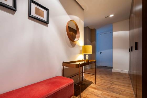 Komfortowe mieszkanie w centrum z garażem